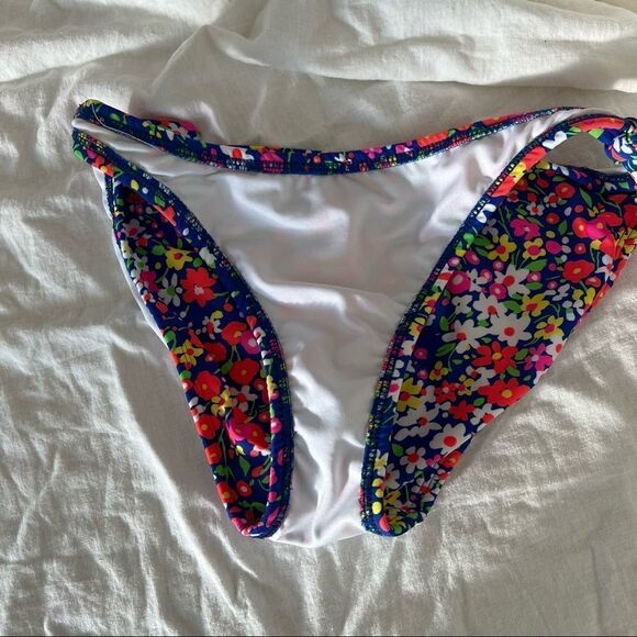Shoshanna Bright Ditsy Floral Faux Tie Side Bikini Bottoms Size Medium - Picture 5 of 9